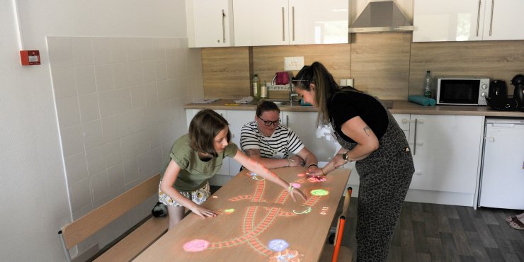 La TOVER TAFEL : un nouvel outil au service des enfants accompagnés