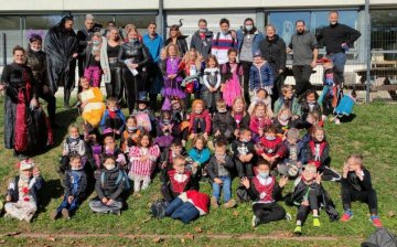 Les écoliers et les enfants du DAME fêtent Halloween