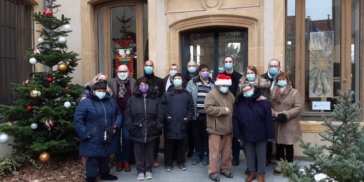 Des tableaux réalisés par les résidents du Haut Soret exposés à la mairie de Saint Julien les Metz