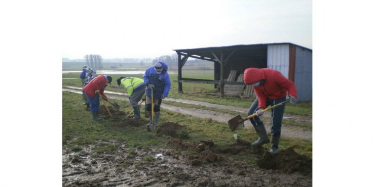 L'IMPro de Morhange à Givrycourt pour planter des haies et des arbres